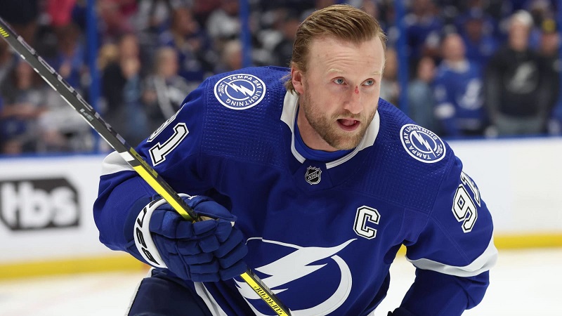 Tampa Bay Lightning se nerozhodla včas znovu podepsat kapitána Stevena Stamkose